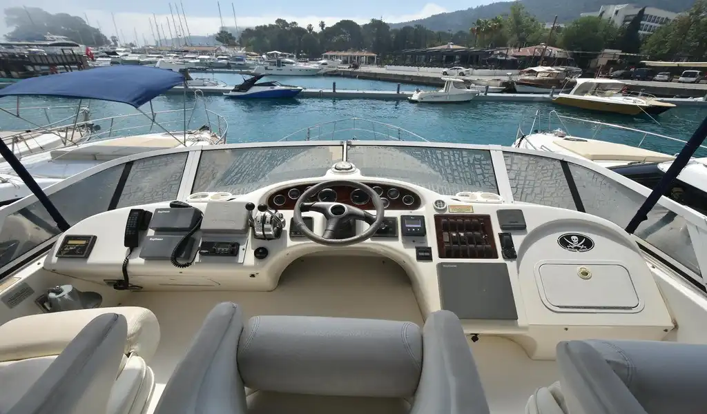 TU NAVY 1-YACHT